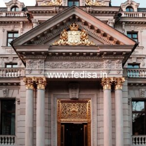 Modern Luxury Hotel Exterior with Elegant Lines No-6583